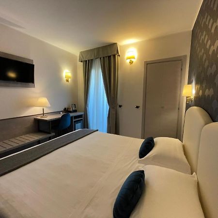 Hotel Florence Milano Luaran gambar