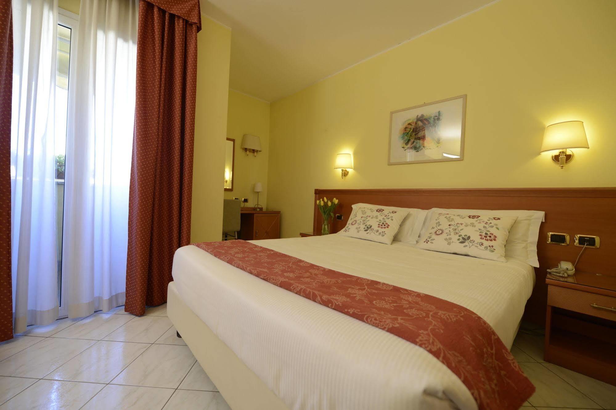 Hotel Florence Milano Luaran gambar
